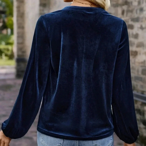 Notched Neckline Lantern Sleeve Tee - Picture 4 of 5